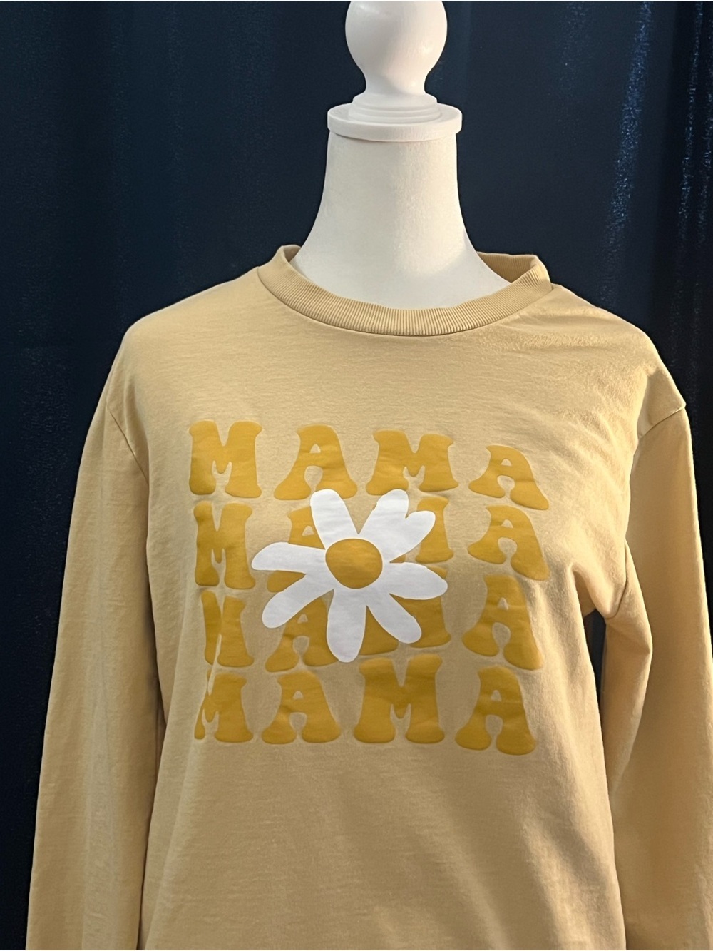 “MAMA” Retro Daisy Crewneck Sweatshirt – Size S - Picture 2 of 7